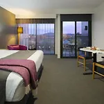 East Hotel And Apartments