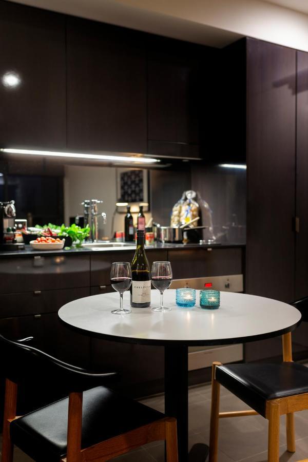 Hotel East And Canberra