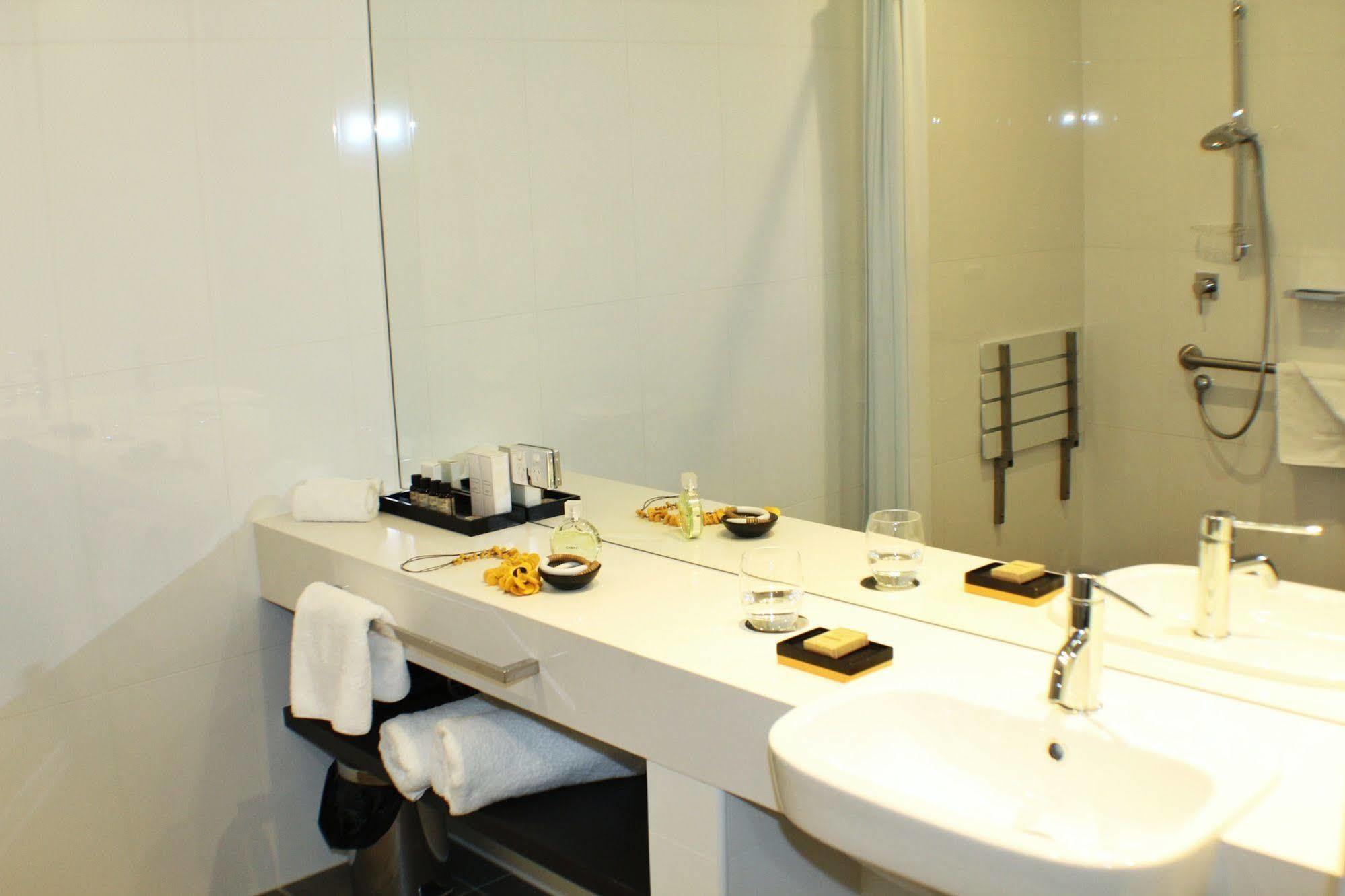 Hotel East And
